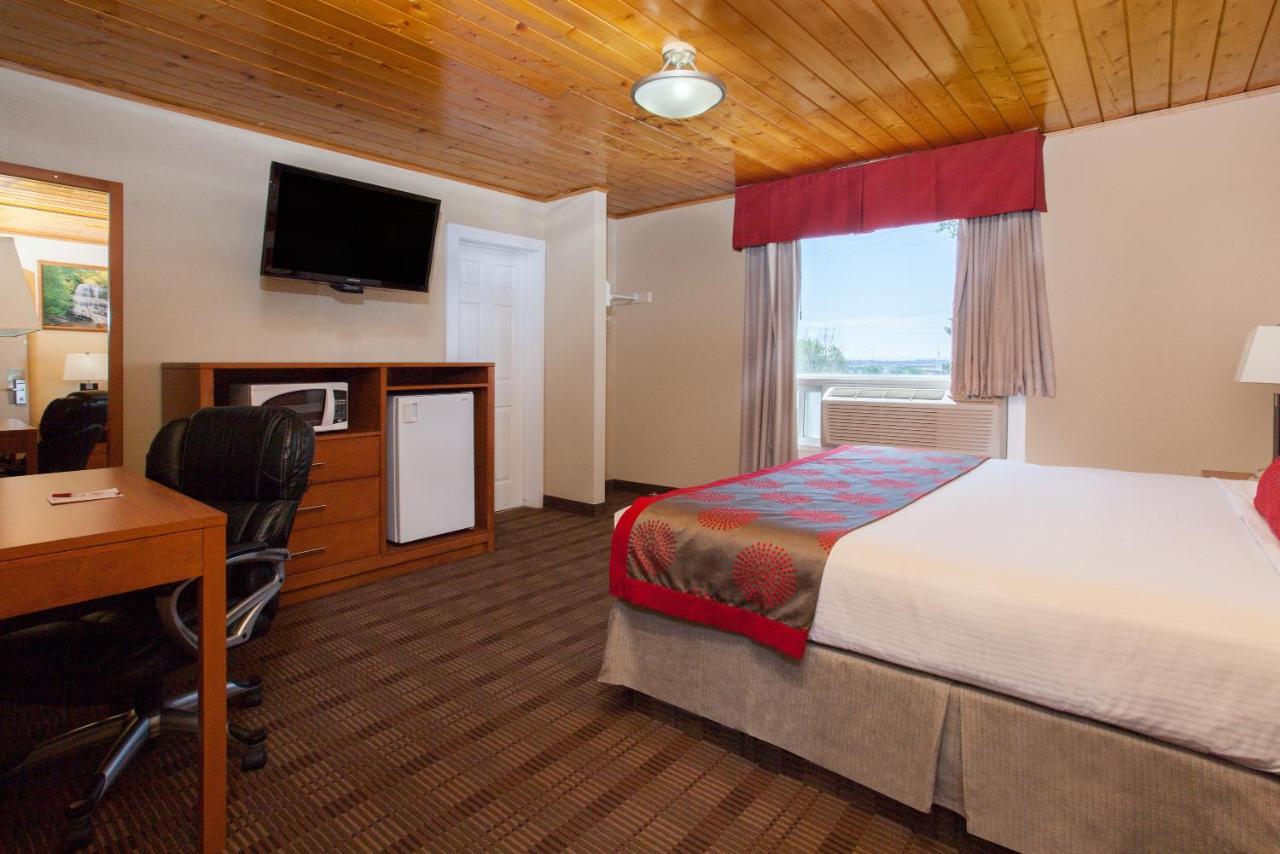 Econo Lodge Inn & Suites Medicine Hat Dış mekan fotoğraf