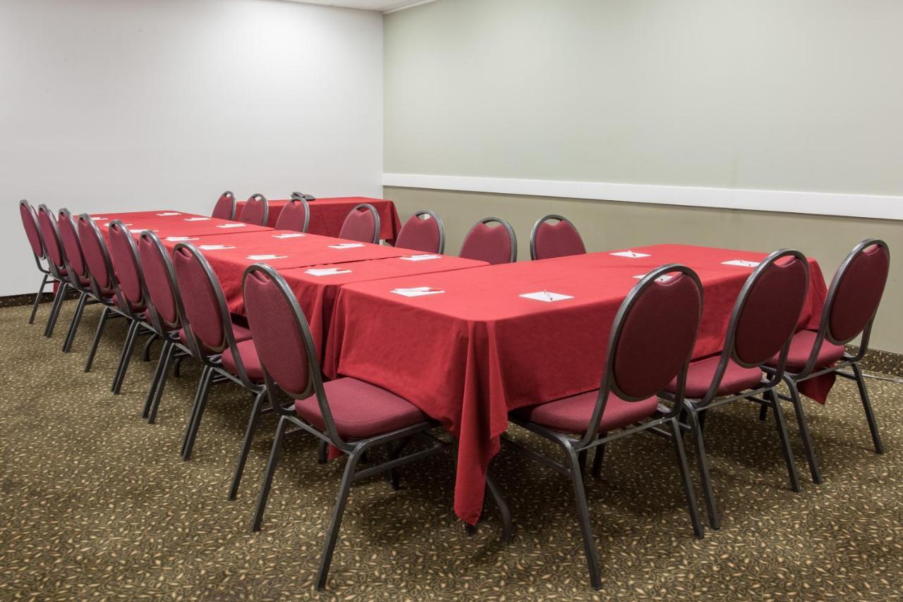 Econo Lodge Inn & Suites Medicine Hat Dış mekan fotoğraf