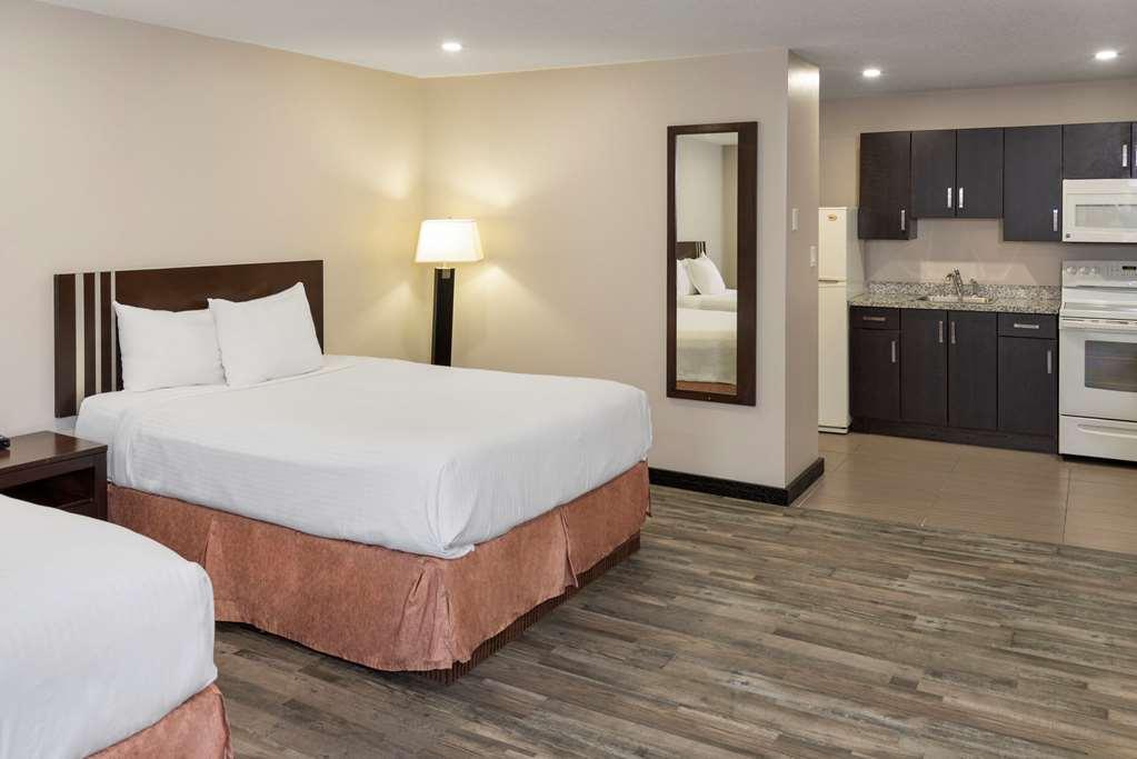 Econo Lodge Inn & Suites Medicine Hat Oda fotoğraf