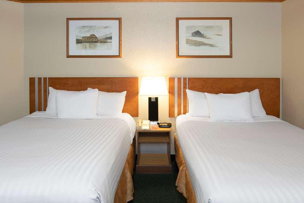 Econo Lodge Inn & Suites Medicine Hat Oda fotoğraf
