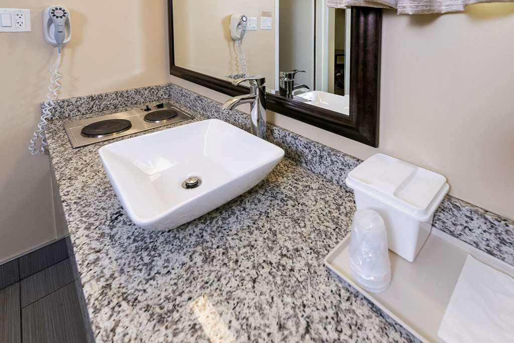 Econo Lodge Inn & Suites Medicine Hat Dış mekan fotoğraf