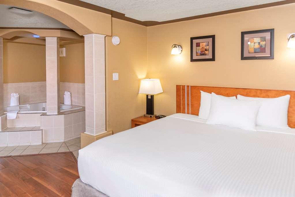 Econo Lodge Inn & Suites Medicine Hat Oda fotoğraf