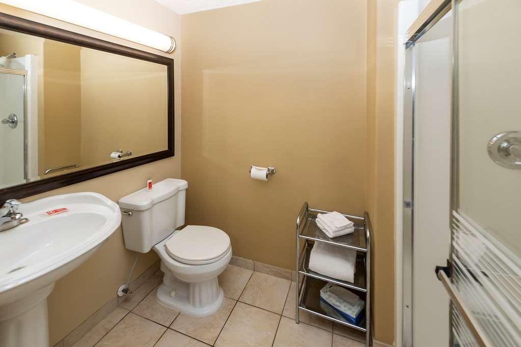Econo Lodge Inn & Suites Medicine Hat Oda fotoğraf