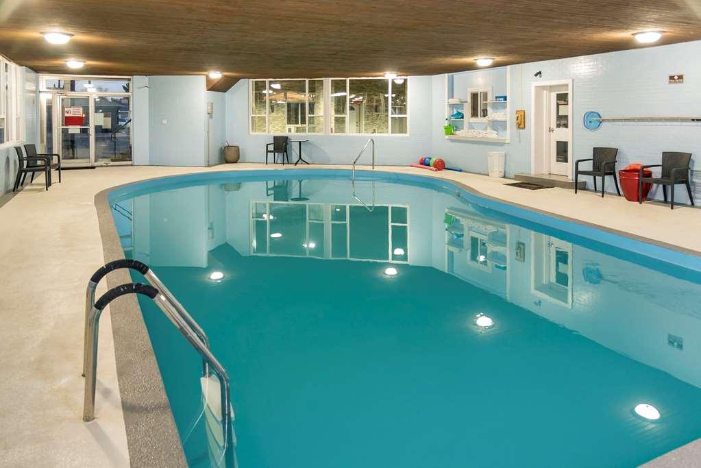Econo Lodge Inn & Suites Medicine Hat Konforlar fotoğraf